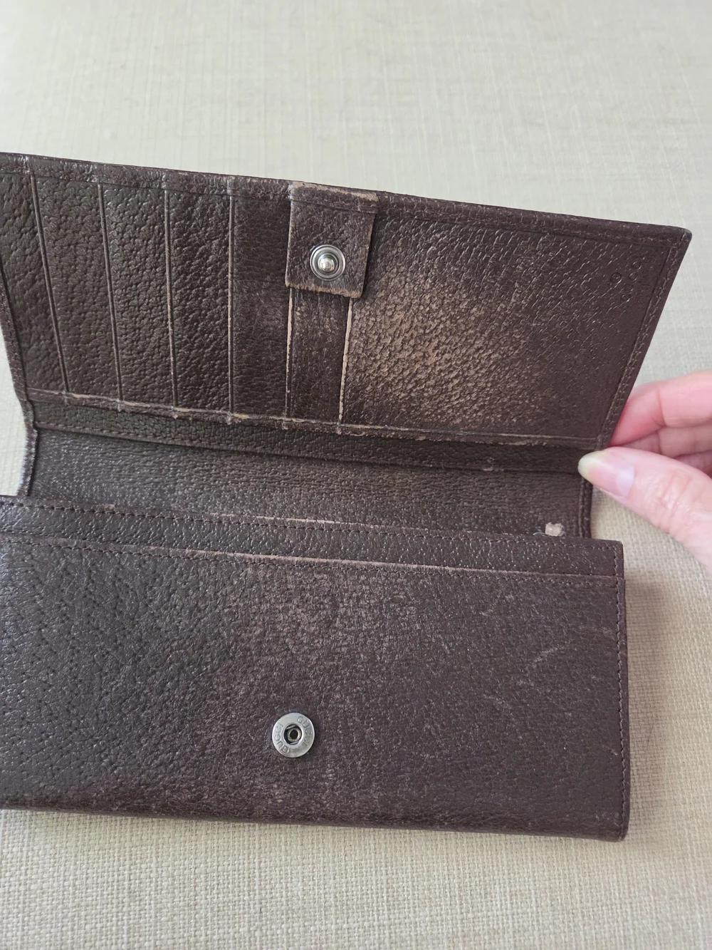 Gucci Beige Canvas Wallet with Brown GG Monogram - Picture 3 of 14
